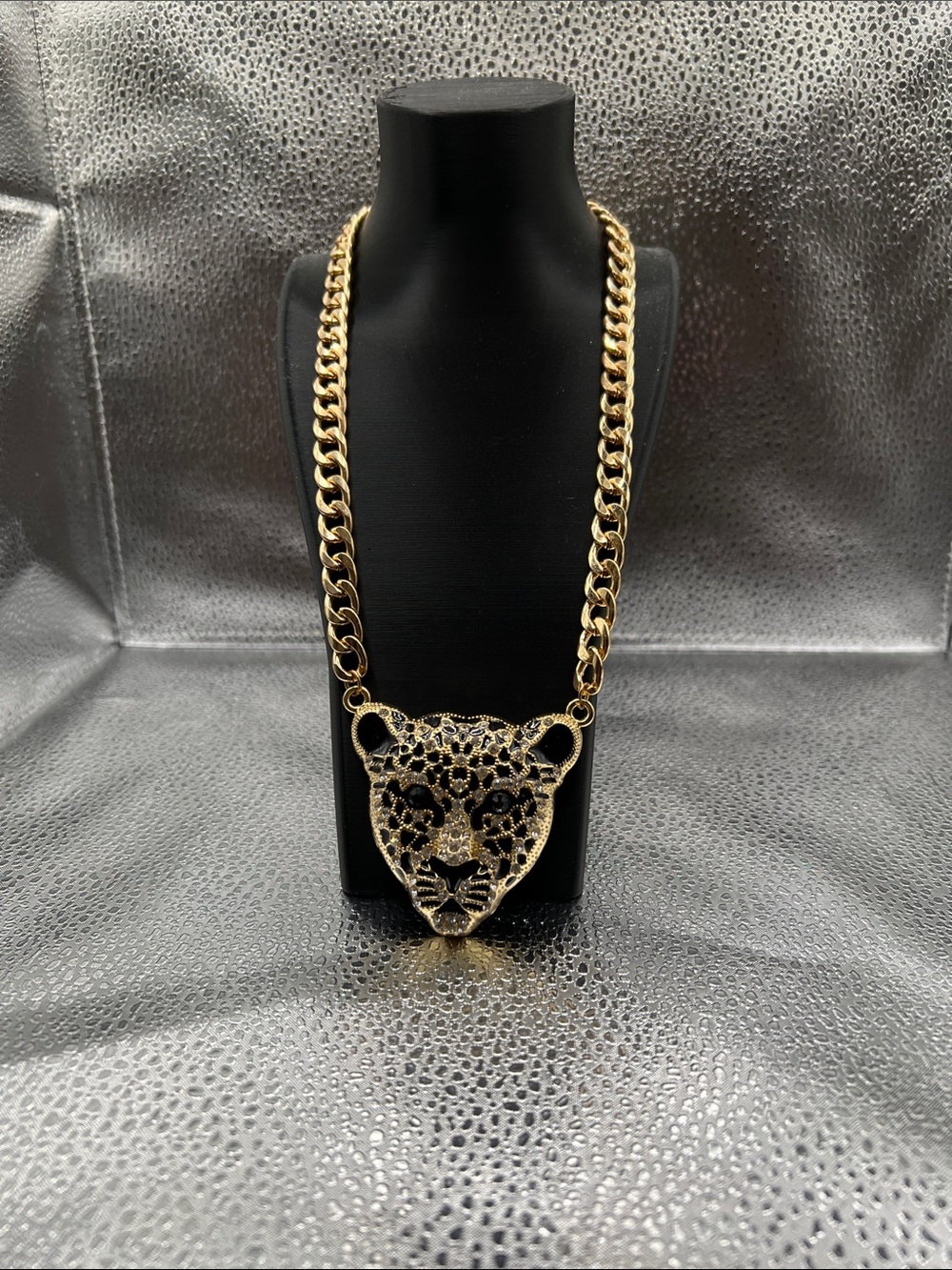 Gold Leopard Statement Pendant Necklace - 9 inche chain with 6 inch extension - Picture 3 of 9